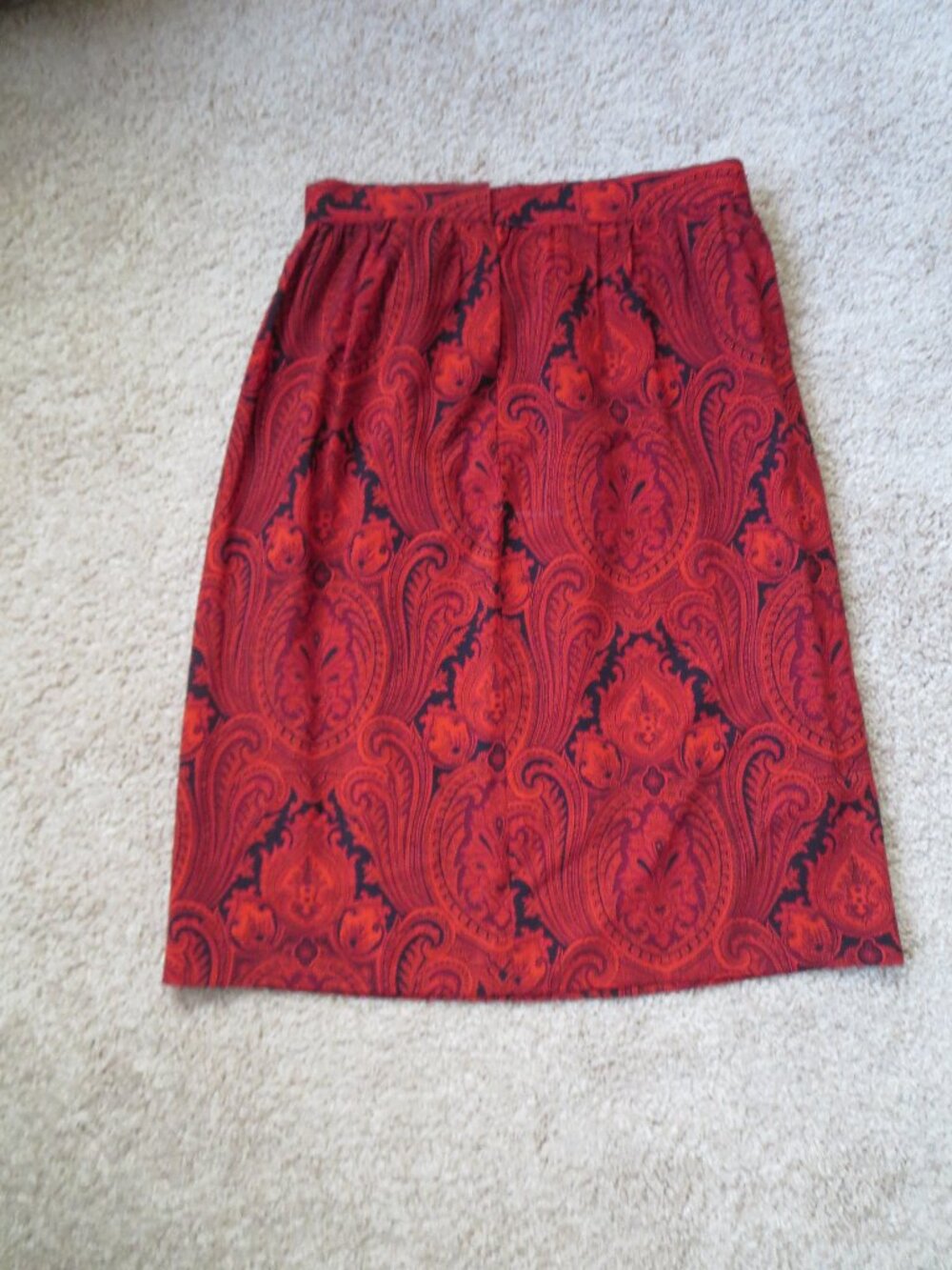 Cute Robert Tonner for Tudor Square Red Paisley Skirt - Size 6